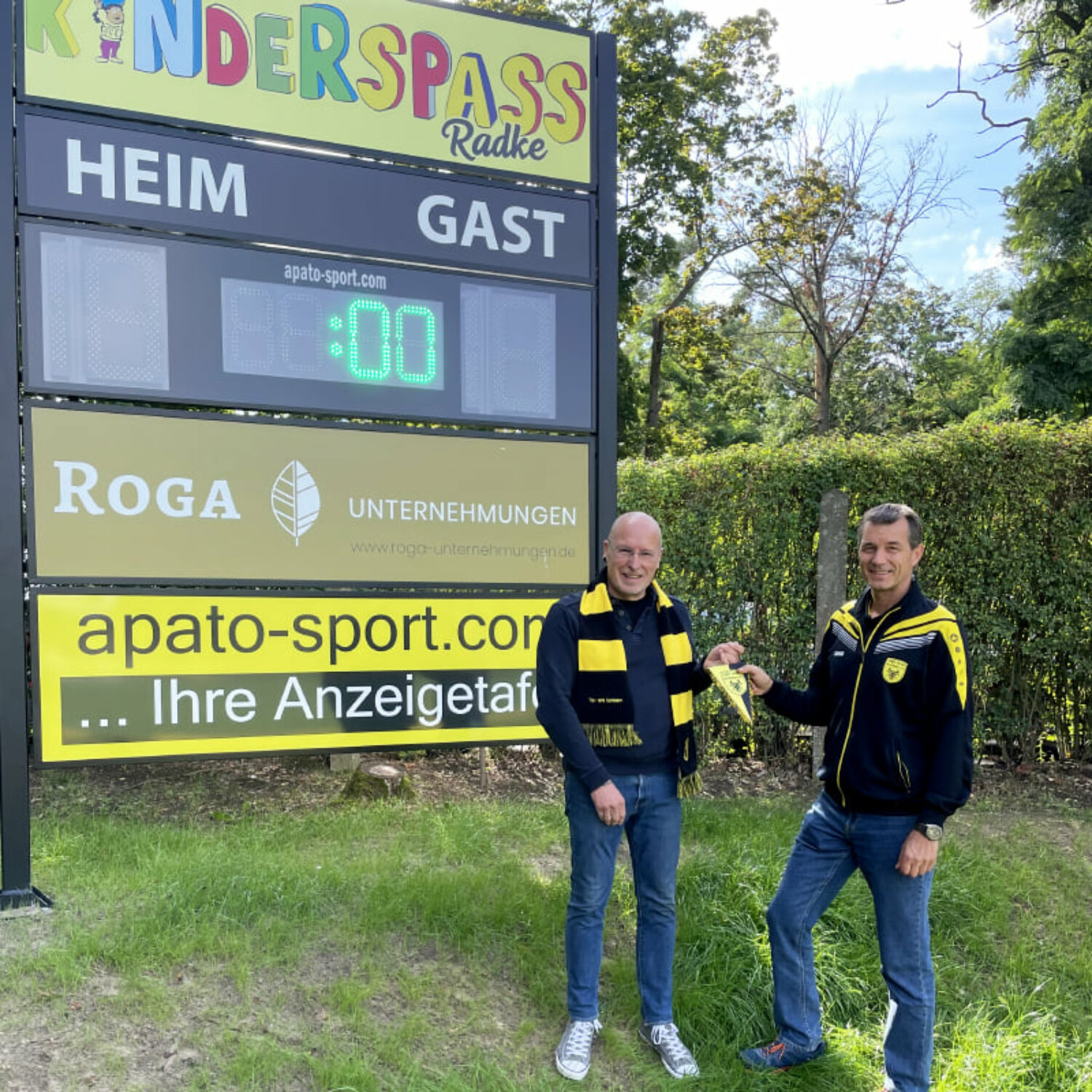 TSV-Schlieben-Roga-Unternehmungen-Spende-2-Gerd-Rothaug