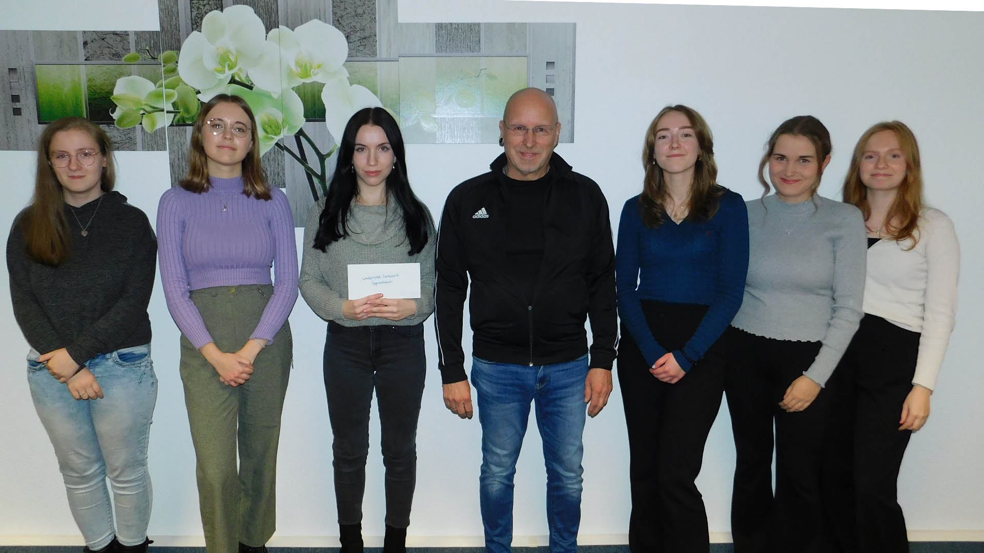 Finanzielle Unterstützung für die Kreativecke im philipp melanchthon gymnasium Herzberg Roga Unternehmungen